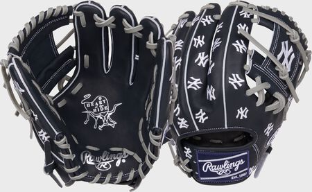 New York Yankees Heart of the Hide 11.75-Inch Infield Glove